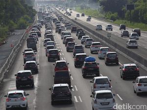 Arus Balik, Tol Jakarta Cikampek Terpantau Macet Selepas GT Cikatama
