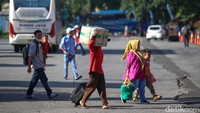 Menurut Effendi, beberapa bus dari Sumatera dan Jawa memang sudah tiba di terminal yang ia kelola.   