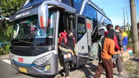 Selain itu, banyak pegawai sudah mulai masuk bekerja sementara lainnya dijadwalkan masuk pada 9 Mei mendatang.  