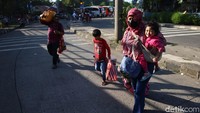 Jumlah penumpang arus balik lebaran dengan bus antar kota antar provinsi (AKAP) yang turun di Terminal Kampung Rambutan, Jakarta Timur diprediksi akan mencapai puncaknya pada 7 hingga 8 Mei mendatang.  