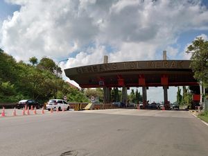 Arus Lalu Lintas di Tol Merak Lancar Pagi Ini