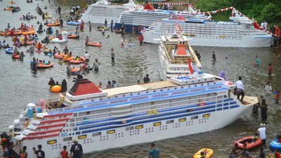 Banyak Kapal Pesiar Berlayar di Sungai Sumbar, Ada Apa?