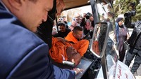 Sejak pertengahan April, bentrokan antara polisi Israel dan warga Palestina telah melukai hampir 300 orang di kompleks Masjid Al-Aqsa.  