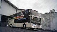 PO Sinar Jaya jadi salah satu perusahaan transportasi AKAP (Antar Kota Antar Provinsi) yang mengoperasikan bus double decker. Bus yang terkenal dengan livery warna-warninya ini sebelumnya sudah mengoperasikan armada double decker untuk trayek Jakarta-Pekalongan. Foto: Foto: Dok. Adiputro