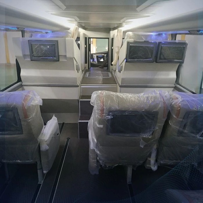 Bus Double Decker baru Sinar Jaya Bus Double Decker baru Sinar Jaya menggunakan karoseri Adiputro