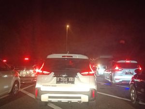 Cerita Feri Kena Macet di Jalur Kiri Tol Palimanan, One Way Jalur Kanan Lancar