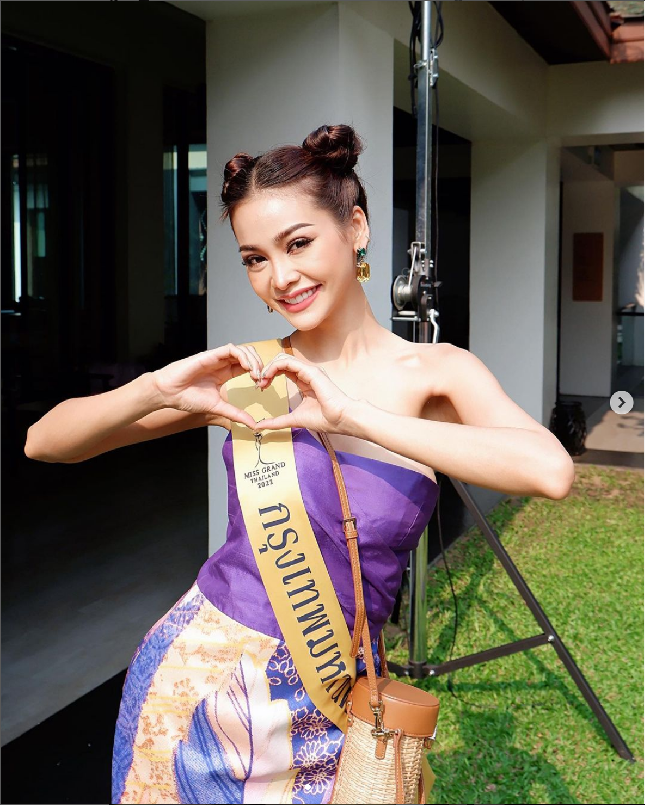 Pada 2022, Engfa Waraha kembali mencoba mengikuti ajang Miss Grand Thailand. Kali ini dia berhasil menjadi pemenang alias terpilih sebagai Miss Grand Thailand 2022. Foto: Dok. Instagram/fa_engfa8