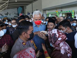 Momen Ganjar Diteriaki Calon Presiden Saat Tiba di Makassar