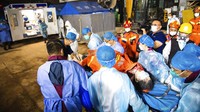Selain itu, terdapat 39 orang lainnya yang hilang dan tidak bisa dihubungi sama sekali, menurut media pemerintah. AP/Chen Sihan 
