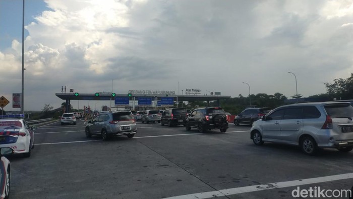 Gerbang Tol Warugunung