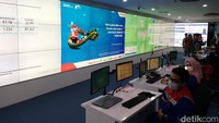 Tak hanya itu, melalui sistem yang ada Pertamina juga bisa memantau pergerakan kendaraan dari Ibu Kota menuju daerah tujuannya. Sehingga perusahaan bisa memitigasi mana saja SPBU yang diperkirakan mengalami kenaikan signifikan konsumsi BBM.