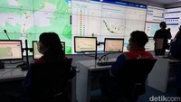 Dengan adanya PIDCC, Pertamina bisa memantau secara detil stok setiap SPBU di seluruh Indonesia. Bahkan Pertamina bisa melihat data pengiriman mobil tangki BBM dari dan tujuannya.