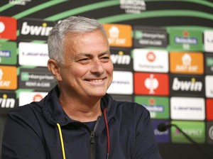 Pique Sebut Mourinho Pernah Rusak Hubungan Pemain Spanyol