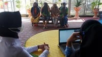 Fasilitas ini diberikan karena belum adanya izin untuk pertemuan tatap muka WBP dengan keluarga yang menjenguk akibat pandemi COVID-19. 