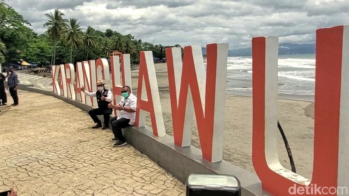 Karang Hawu.