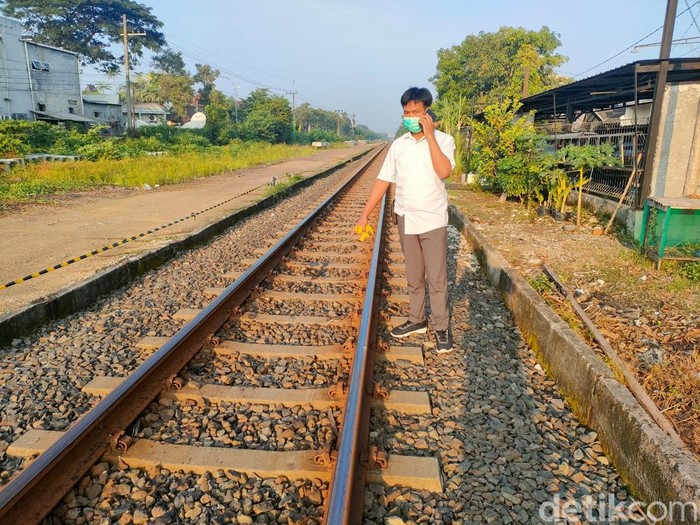 Seorang pria tewas tertabrak KA Turangga jurusan Surabaya-Bandung di Kecamatan Taman, Sidoarjo. Pria tersebut belum diketahui indentitasnya.