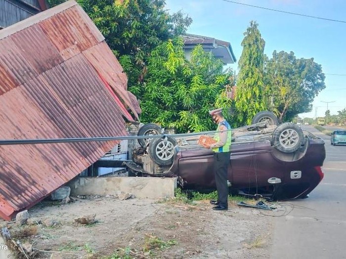 Kecelakaan tunggal di Barru, Sulsel.