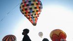 Kemeriahan Festival Balon Udara Hiasi Langit Wonosobo