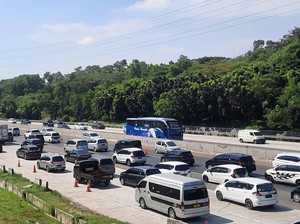 Ada Contraflow Km 70-47, Tol Japek Arah Cikampek Macet Pagi Ini