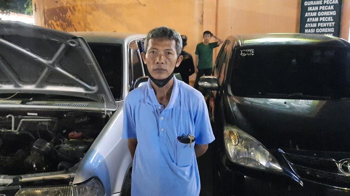 Lasimin, warga hendak balik ke Jambi dari Solo via Tol Cikampek
