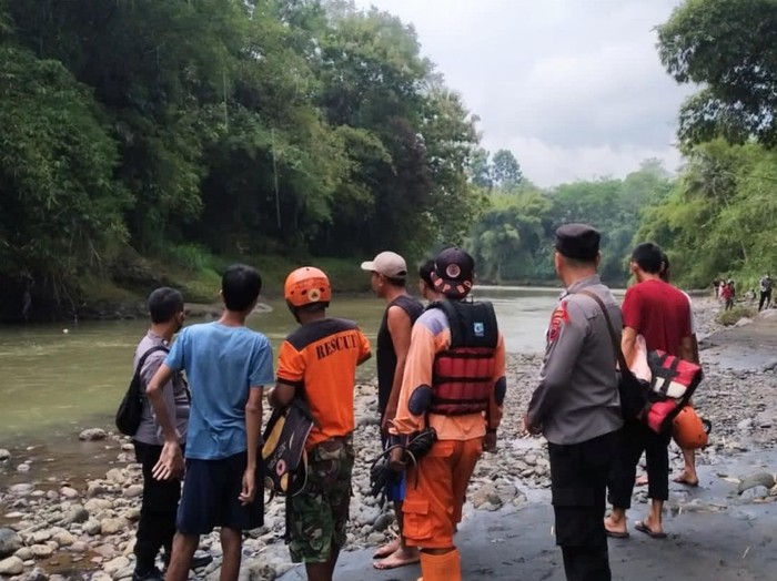 Lokasi kejadian korban Aiman hanyut di Sungai Bogowonto