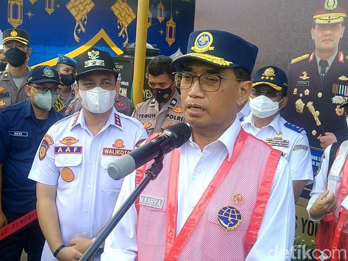 Menhub dan Menko PMK pantau arus balik di jalur pantura, Jumat (6/5/2022).
