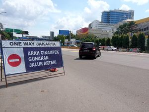 GT Bekasi Barat Arah Cikampek Ditutup, Banyak Pengendara Putar Balik