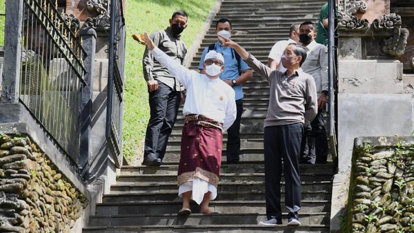 Bendesa adat Pura Tirta Empul, Made Mawiarnata, mengatakan wisatawan saat ini mulai berdatangan kembali meski masih dalam kondisi pandemi COVID-19.
