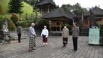 Momen Jokowi Kunjungi Pura Tirta Empul, Ingin Kelestariannya Dijaga