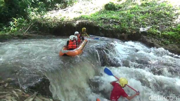 Objek Wisata Ciater Spa Arung Jeram Sari Ater, Kabupaten Subang.