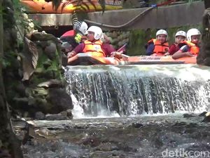 Mau Coba Arung Jeram di Sungai Air Panas? Ada di Subang Nih!