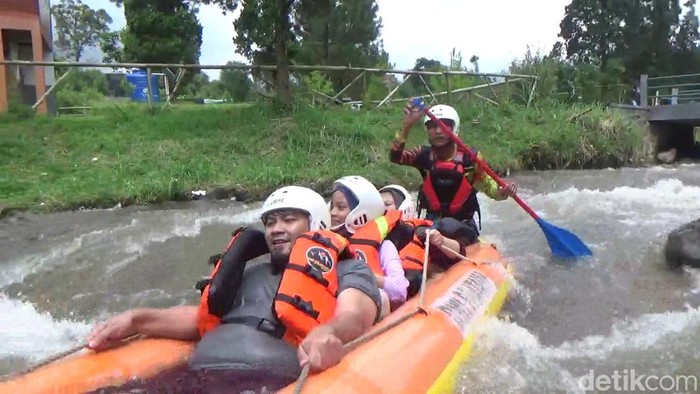 Objek Wisata Ciater Spa Arung Jeram Sari Ater, Kabupaten Subang.