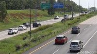 Hingga saat ini arus kendaraan terpantau masih ramai lancar.