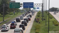 Setelah one way, polisi akan melakukan contraflow dari Km 47 hingga Km 28+500 Tol Cikampek arah Jakarta.