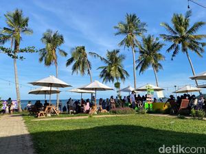 Pantai Togeo Bone, Pilihan Keluarga Menikmati Libur Lebaran Hemat Biaya