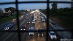 Penampakan Macet di Kedua Jalur One Way Tol Jakarta Cikampek