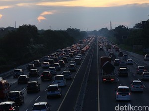 Libur Natal, One Way-Contraflow Disiapkan di Tol Cikampek dan Semarang