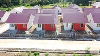 Di Kabupaten Lembata Kementerian PUPR membangun 700 unit di tiga lokasi yakni Waisesa (173 unit), Tanah Merah (294 unit) dan Podu (233 unit). Sedangkan di Kabupaten Flores Timur dibangun sebanyak 300 unit di tiga lokasi antara lain di Oyang Barang (50 unit), Saosina (195 unit) dan Nelelamadike (55 unit).