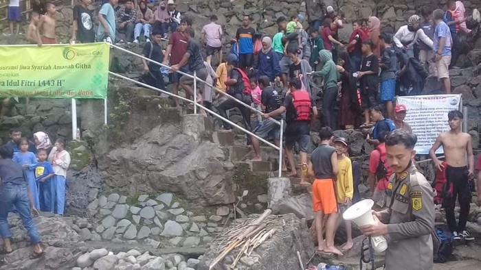 Pencarian bocah tenggelam di Green Canyon Karawang.