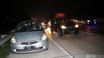 Potret Kemacetan Tol Japek Km 48, Banyak Pengemudi Istirahat di Bahu Jalan