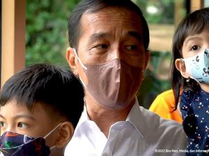 Asyiknya Liburan Jokowi Bersama Cucu di Bali