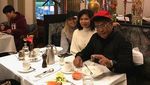 Punya Banyak Aspri Cantik, Hotman Paris Tetap Hobi Kulineran Bareng Istri