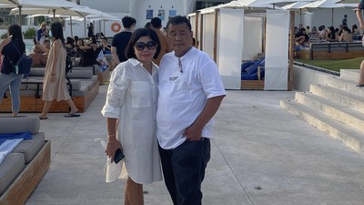 Punya Banyak Aspri Cantik, Hotman Paris Tetap Hobi Kulineran Bareng Istri