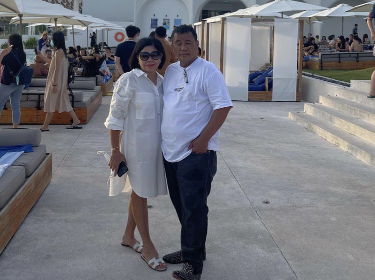 Punya Banyak Aspri Cantik, Hotman Paris Tetap Hobi Kulineran Bareng Istri