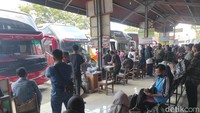 Berdasarkan data produksi Terminal Giri Adipura Wonogiri, pada Rabu lalu sudah ada 3.299 penumpang bus keberangkatan. Jumlah itu lebih banyak dibandingkan hari biasanya. Sedangkan pada Kamis (5/5), jumlah penumpang bus keberangkatan tercatat ada 4.854 orang.