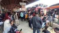 Koordinator Terminal Giri Adipura Wonogiri, Agus Hasto Purwanto menuturkan, arus balik mudik ini cukup panjang. Sebab berdasarkan pantauannya, tiket bus arus balik banyak dipesan hingga 16 Mei mendatang.