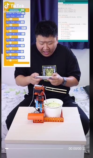 Robot canggih untuk bantu makan mie instan pakai sumpit