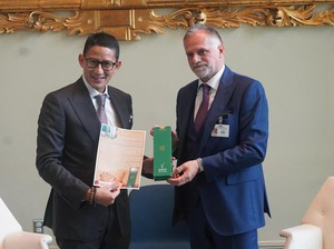 Sandiaga Pamerkan Sedotan Tak Biasa dari Rumput Teki di New York