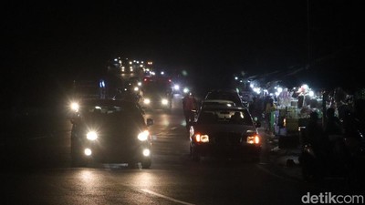 Situasi Lalin Arus Balik di Jalur Selatan Nagreg