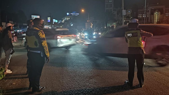 Suasana di Simpang Gadog saat one way berakhir (Rizky-detikcom)